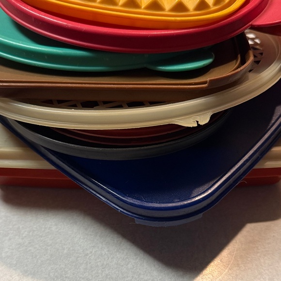 Assorted Color Plastic Food Container Lids - Multi Tupperware Lids - Picture 2 of 2